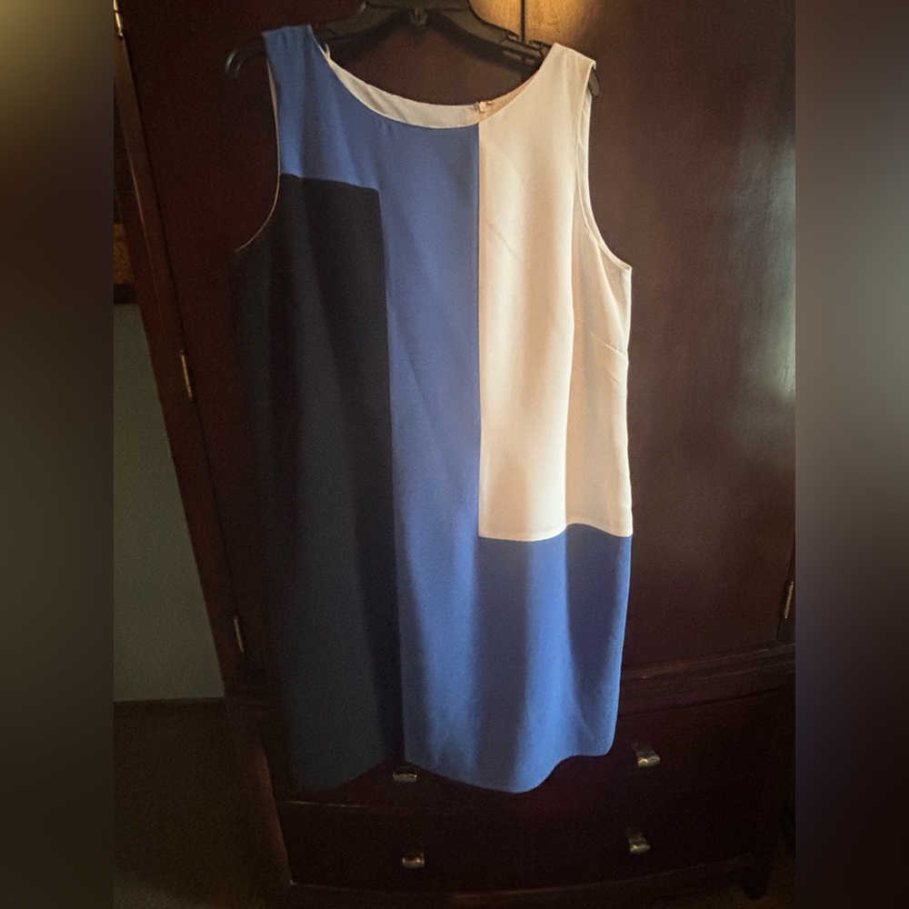 Amanda Smith Blue and White Color Block Mini Dress